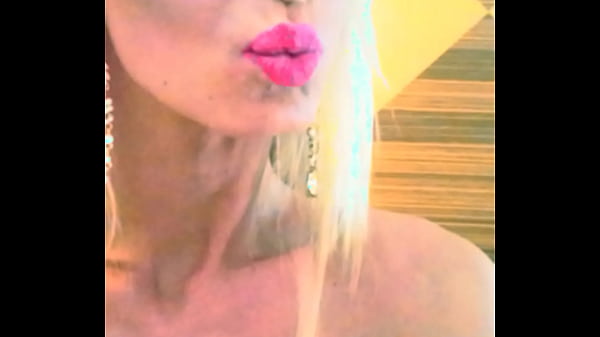 Play MP4 - Leticia Close Face