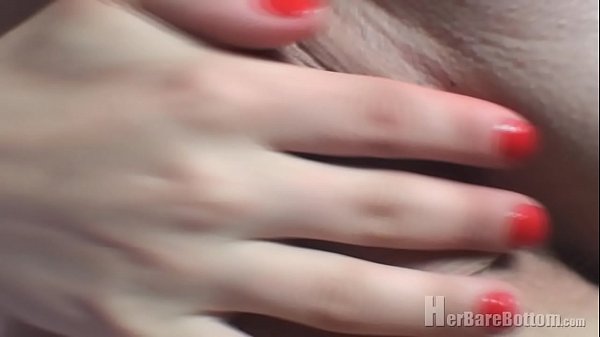 Model experiments with a in her pussy