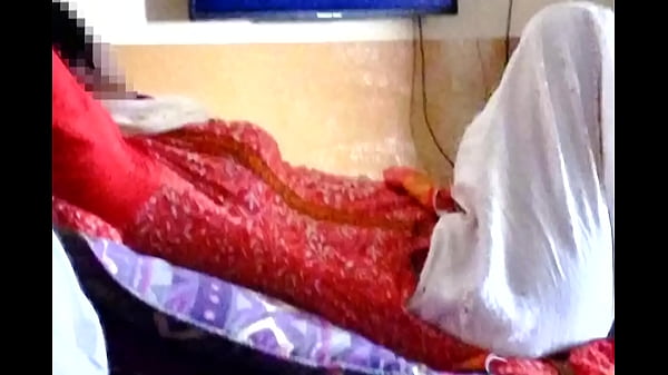 Indian bhabi's sexy body show 