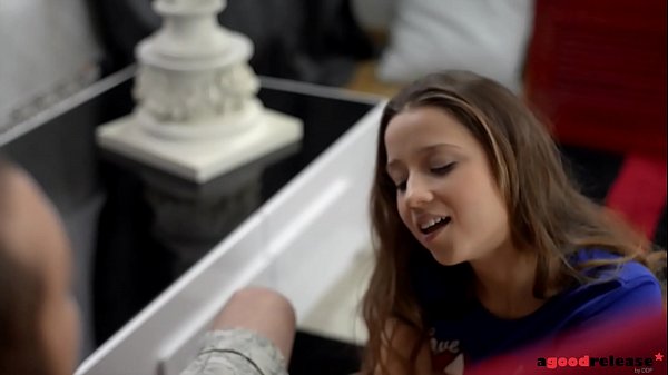 Play MP4 - Seductive teen Taissia Shanti gives best blowjob ever to her boyfriend