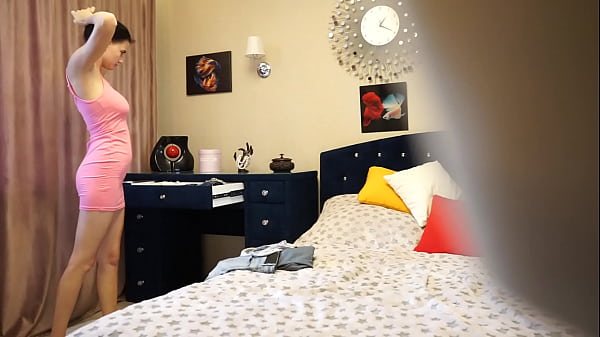 I Think My Stepdaughter Knows I'm Spying On Her thumbnail