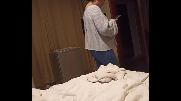 Nonton Esperando En El Hotel Para Nuestra Sesi&oacute;n Amatoria Y Ella Le Manda Mensaje A Su Novio thumbnail