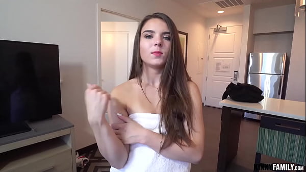 Play MP4 - Kinky Family - Stepsis Megan Marx spying and fucking