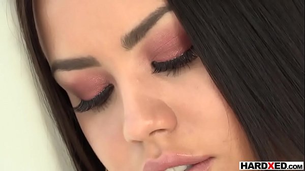 Play MP4 - Big booty latina babe dives into deep pleasure of sex