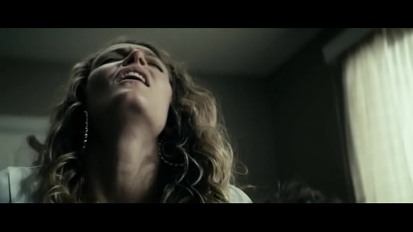 Play MP4 - Caitlyn Sponheimer touching herself while fingers The Deep's gills on the Amazon's super-heroes original series 'The Boys'