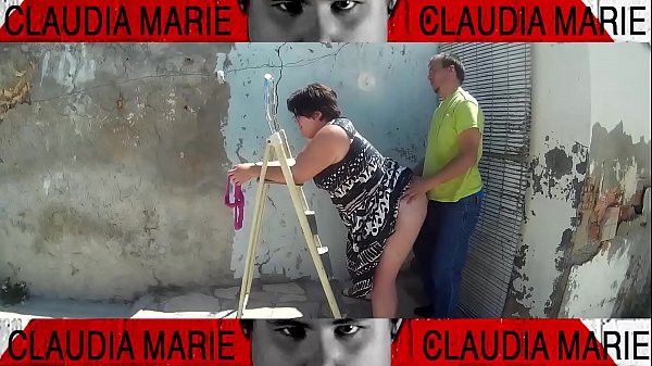 Play MP4 - Le quito las bragas a la gorda y le hago una buena comida de coño contra la pared&period;