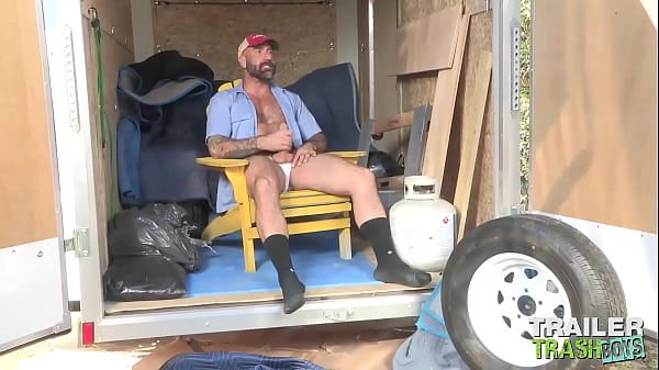 Play MP4 - TRAILERTRASHBOYS Drew Sebastian Barebacks Hunky Jake Nicola