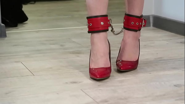 Nonton Foot Bondages In Highheels Walking And Foot Play thumbnail