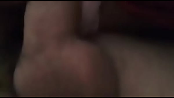 Me deja cogerla acostada 