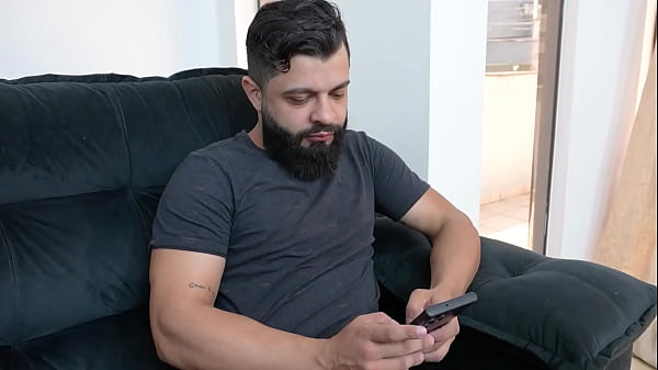 Minha amiga sentou gostoso sua buceta peluda no pau do meu marido e eu adorei assistir de camarote sou corna 