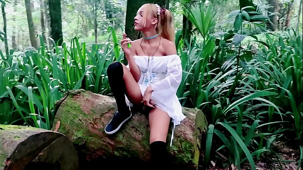 Hot Public Park Shemale Masturbation thumbnail