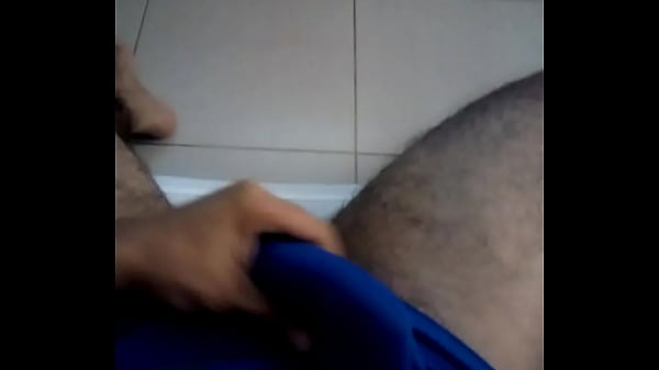 Carioca tocando punheta