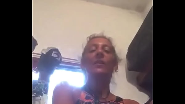 Nonton Estoy Caliente thumbnail