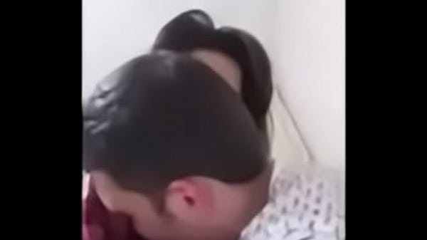 Play MP4 - hot cute couple arab romance