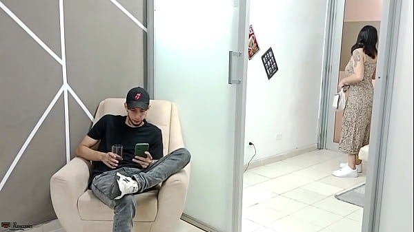 La Madrastra Llega Bien Cachonda Del Trabajo A Terminar Lo Que Empez&oacute; En La Ma&ntilde;ana thumbnail