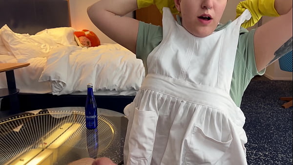 Play MP4 - Casting Curvy&colon; Seduced by Dexter&rsquo;s Mom and cumming all over her