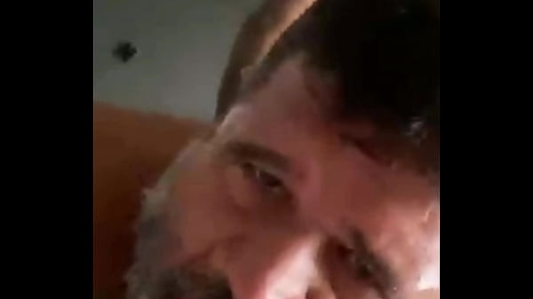 Play MP4 - Sentando&comma; quicando e rebolando na piroca do urs&atilde;o