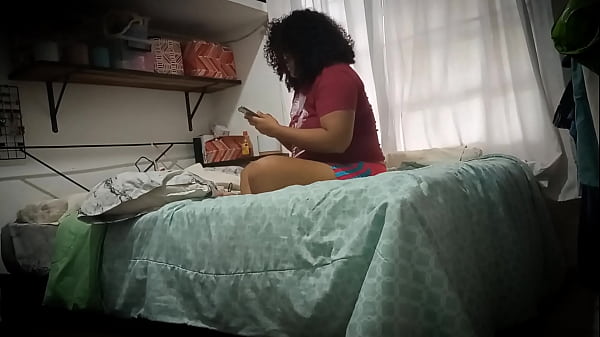 Milf gordibuena maestra muestra las tetas y el co&ntilde;o 