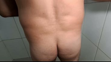 Depila&ccedil_&atilde_o no Cu do Marido: Preparando o Rabo. video thumbnail