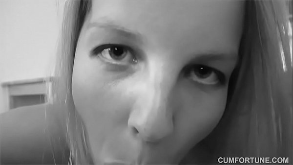 Play MP4 - Malisa Moir swallows a load