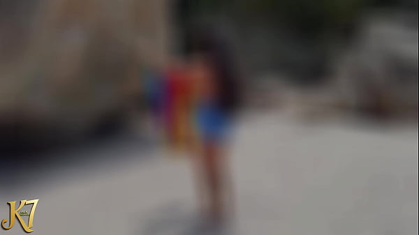 Nonton Comi A Vick Na Praia Varias Pessoas Olhando thumbnail