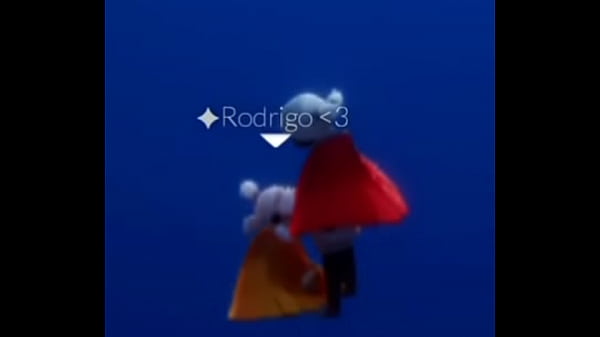 Garota mamando intensamente a sua amiga