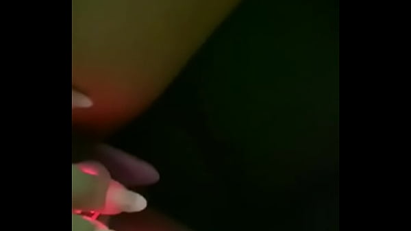 Puta de corno com vibrador no pedagi 