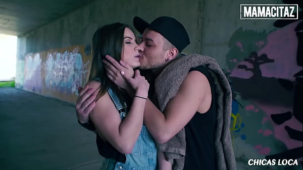 Play MP4 - CHICAS LOCA - Crazy Russian Slut &lpar;Evelina Darling&rpar; Loves Sucking Cock Outside