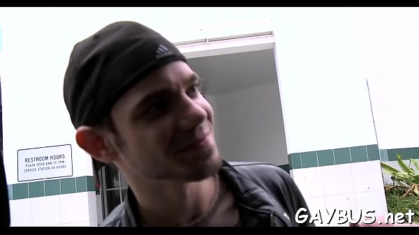 Lusty oral-job with a hot homosexual