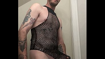 Ill show you my new trick but don'_t tell anyone! Shake on it?