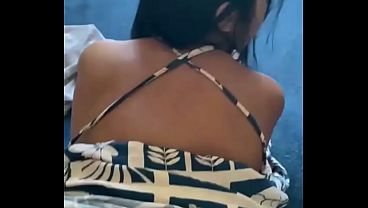 Corno amador exibindo a esposa 18 anos novinha gostosa 