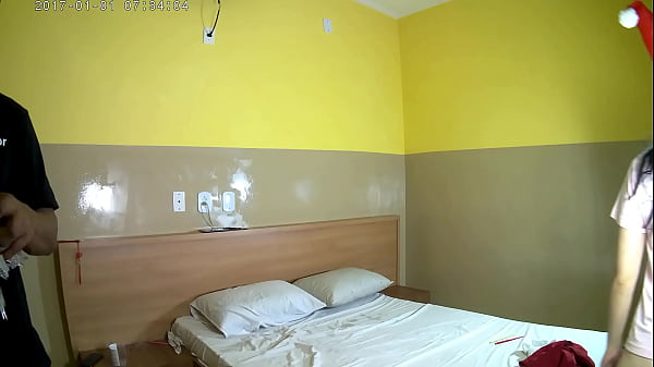 Novinha casada dando cuzinho