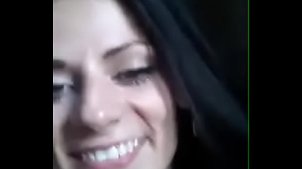 Novinha tatuada punhetinha