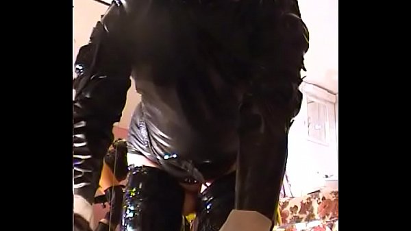 Play MP4 - Roxina2002CumAndFuckWithUs300302&period;WMV