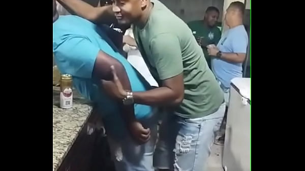 Eu n&atilde_o nasci gay