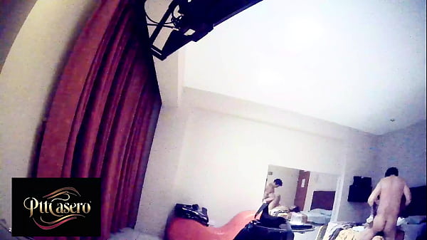 Nonton &iexcl;alguien Nos Est&aacute; Mirando Y Escuchando! Grabamos Esto En Nuestro Hotel Parte 2 thumbnail