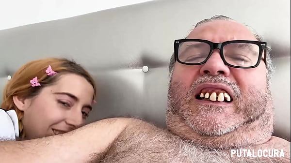 PutaLocura - Rubia de tetas enormes Safira Yakkuza ofrece su co&ntilde;o al Padre Dami&aacute;n 