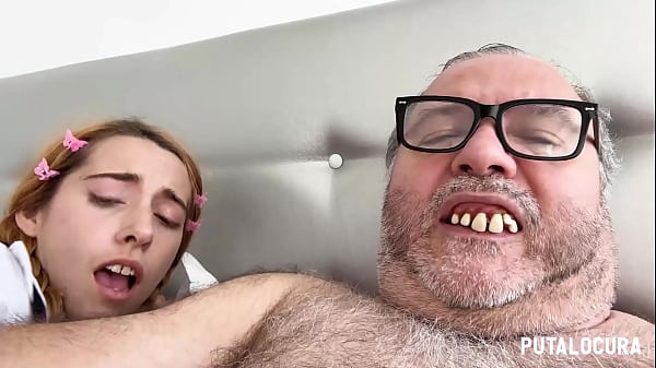 Play MP4 - PutaLocura - Rubia de tetas enormes Safira Yakkuza ofrece su co&ntilde;o al Padre Dami&aacute;n