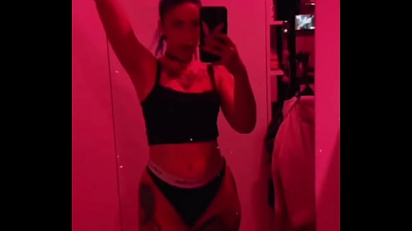 Caliente perra te pondra la verga dura 