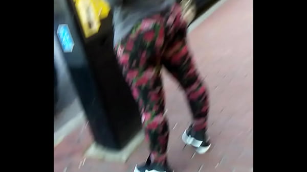 Quick shot of a phat ass 