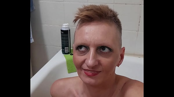 Nonton Deutsche Milf Sandra Gesichtsbesamung thumbnail