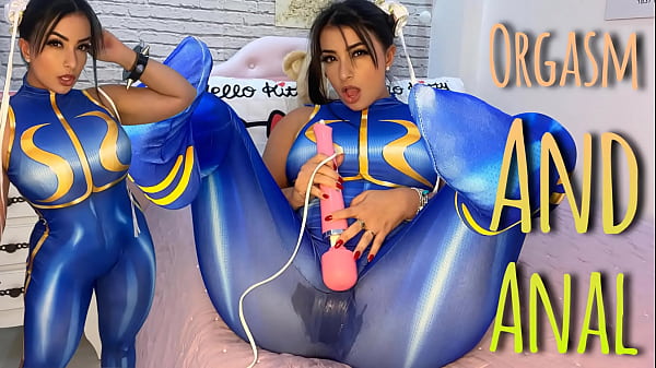 Chun Li Cosplay Big Ass Latina Playing With Her Hitachi Vibrator Until Reaches The Orgasm And Squirt In Her Panties Pussy Fucking thumbnail