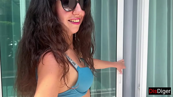 The girl invited the_athlete_to her room and_he hotlyfucked_her in the pussy