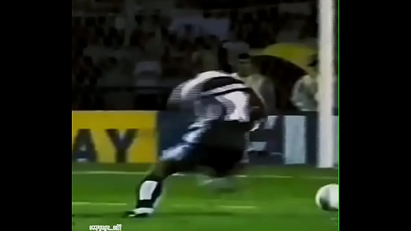 Edilson capetinha punindo as garotas espanholas no morumbi