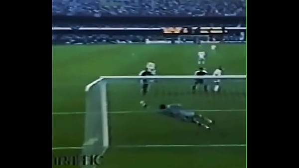 Edilson capetinha punindo as garotas espanholas no morumbi