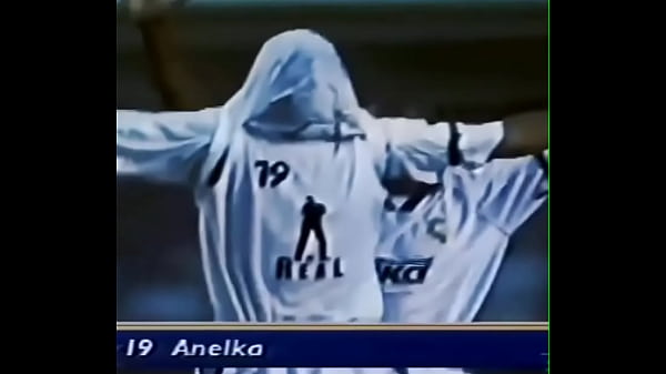 Edilson capetinha punindo as garotas espanholas no morumbi 