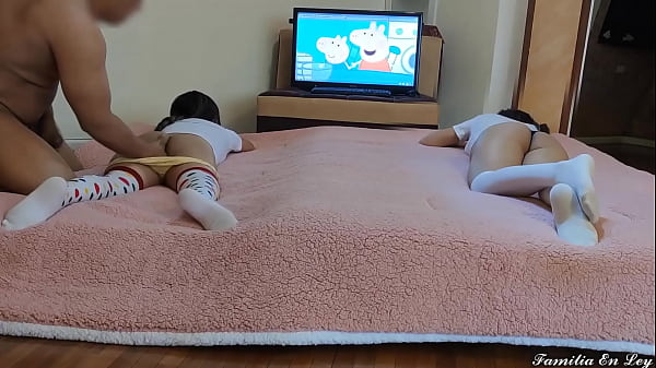 Play MP4 - I tell my stepdaughter to invite her best friend to see comics for me to fuck her