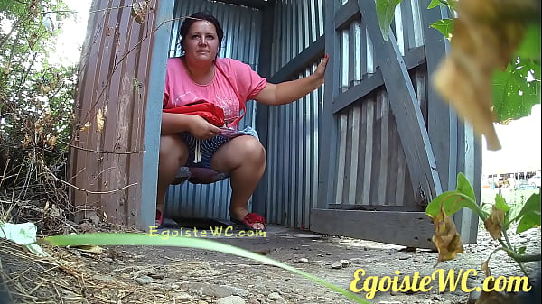 Peeping Out Of The Bushes At Pissing Girls (street 7) thumbnail