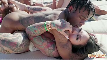 Nonton Connie Perignon Episode thumbnail