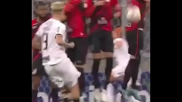 Loiro do corinthais fodendo o althetico paranaense gostoso 